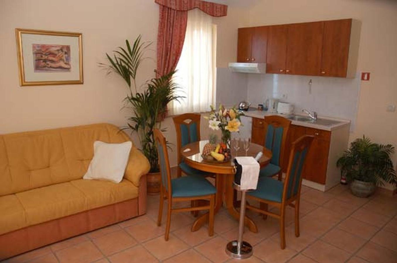 Aparthotel Villa Mozart Podgora Eksteriør bilde
